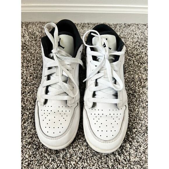 Nike Air Jordan 1 Low white/black size 6.5Y/ women's size 8 - Picture 3 of 8